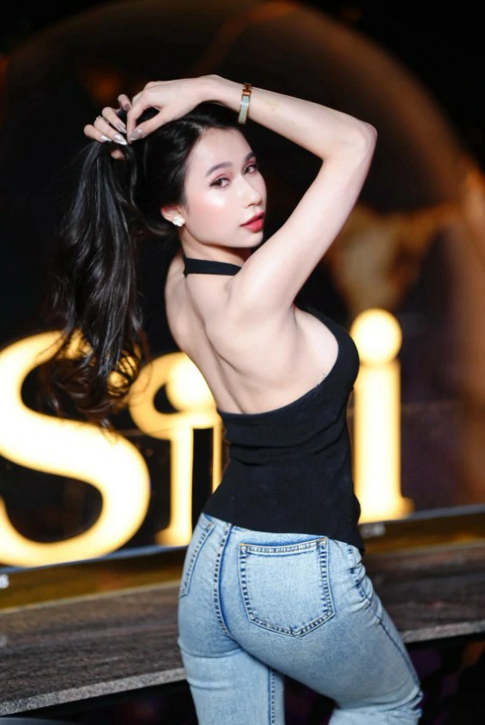 Karina Srivastava โลกออนไลน์